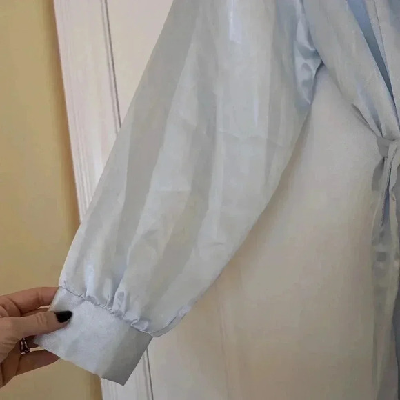 Vintage long silky robe made in Italy size medium - Picture 7 of 9